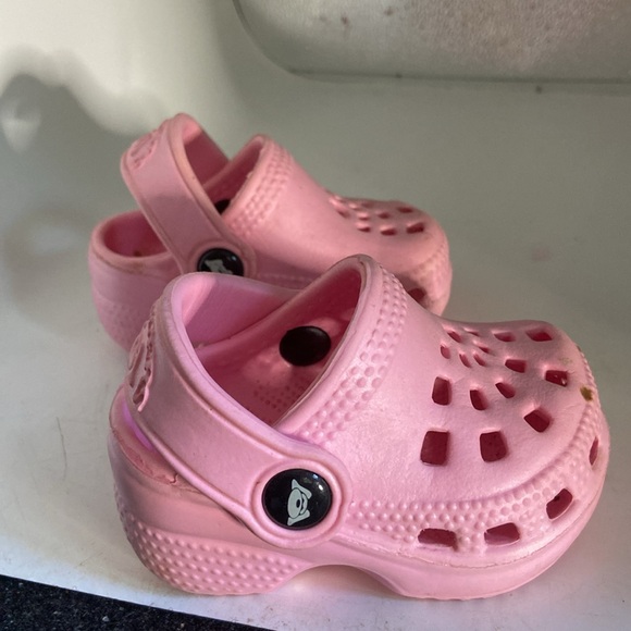 Doggiers Clogs Toddler 1/2 pink soft plastic There are 2 small spots on the toe - Picture 4 of 8